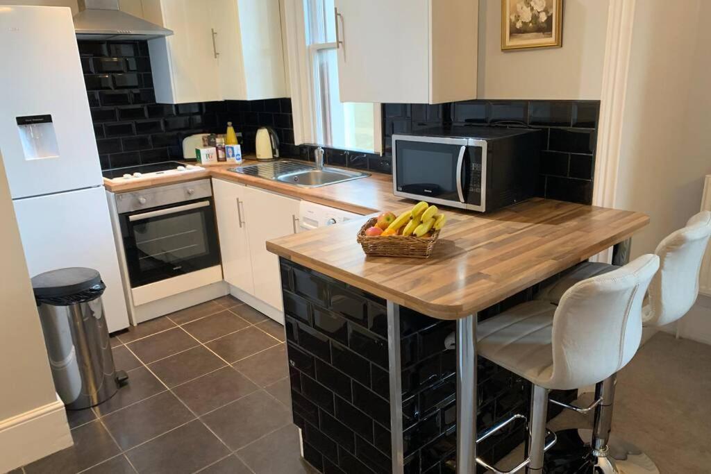 Grand 2 Bed Georgian Apartment At Florence House With King Bed, In The Heart Of Herne Bay & 300M From Beach Kültér fotó