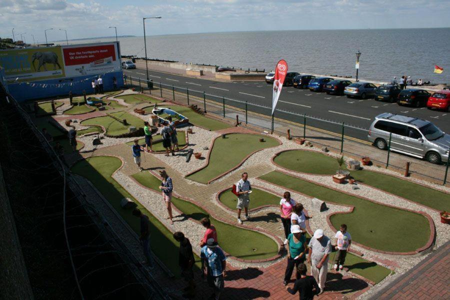 Grand 2 Bed Georgian Apartment At Florence House With King Bed, In The Heart Of Herne Bay & 300M From Beach Kültér fotó